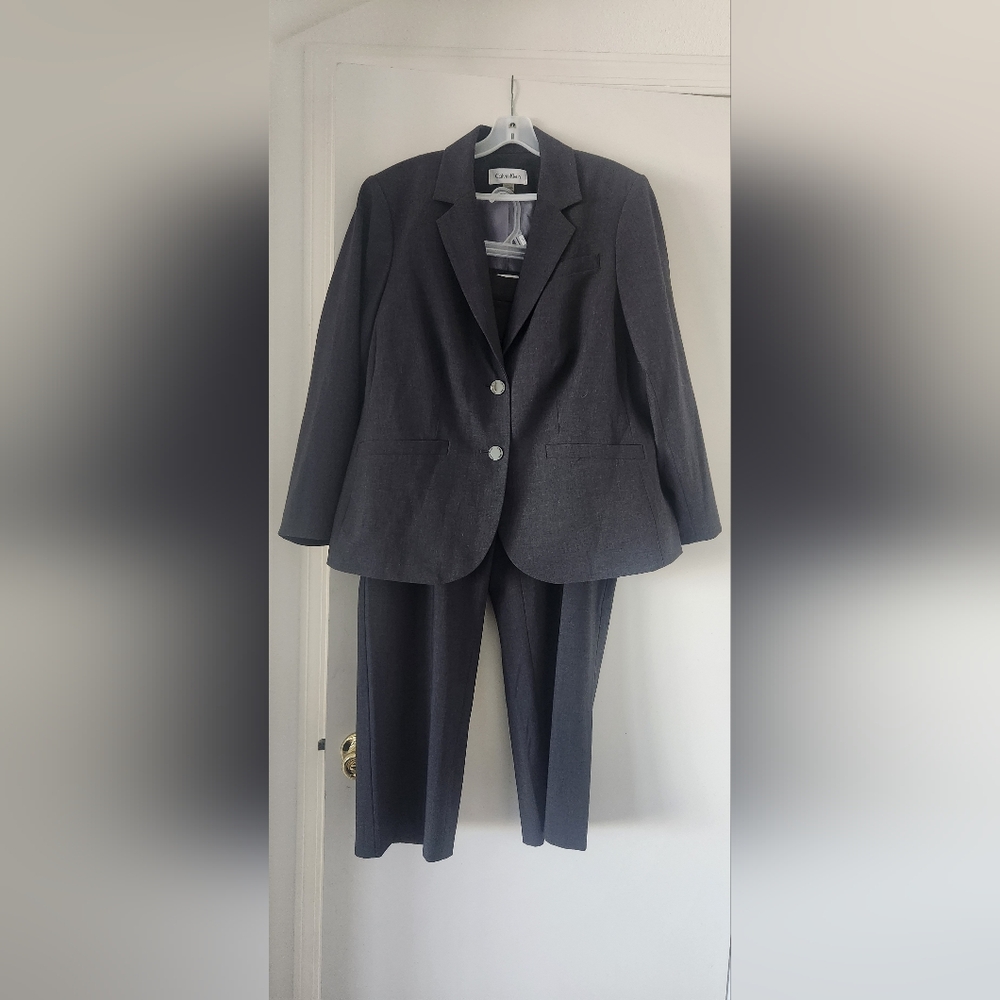 Calvin Klein Women Suit 16W with cute slits and botton details Good condition